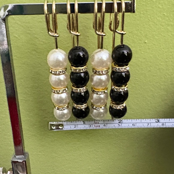 Elegant Gold and Black Beaded Brooch Set - Picture 9 of 11